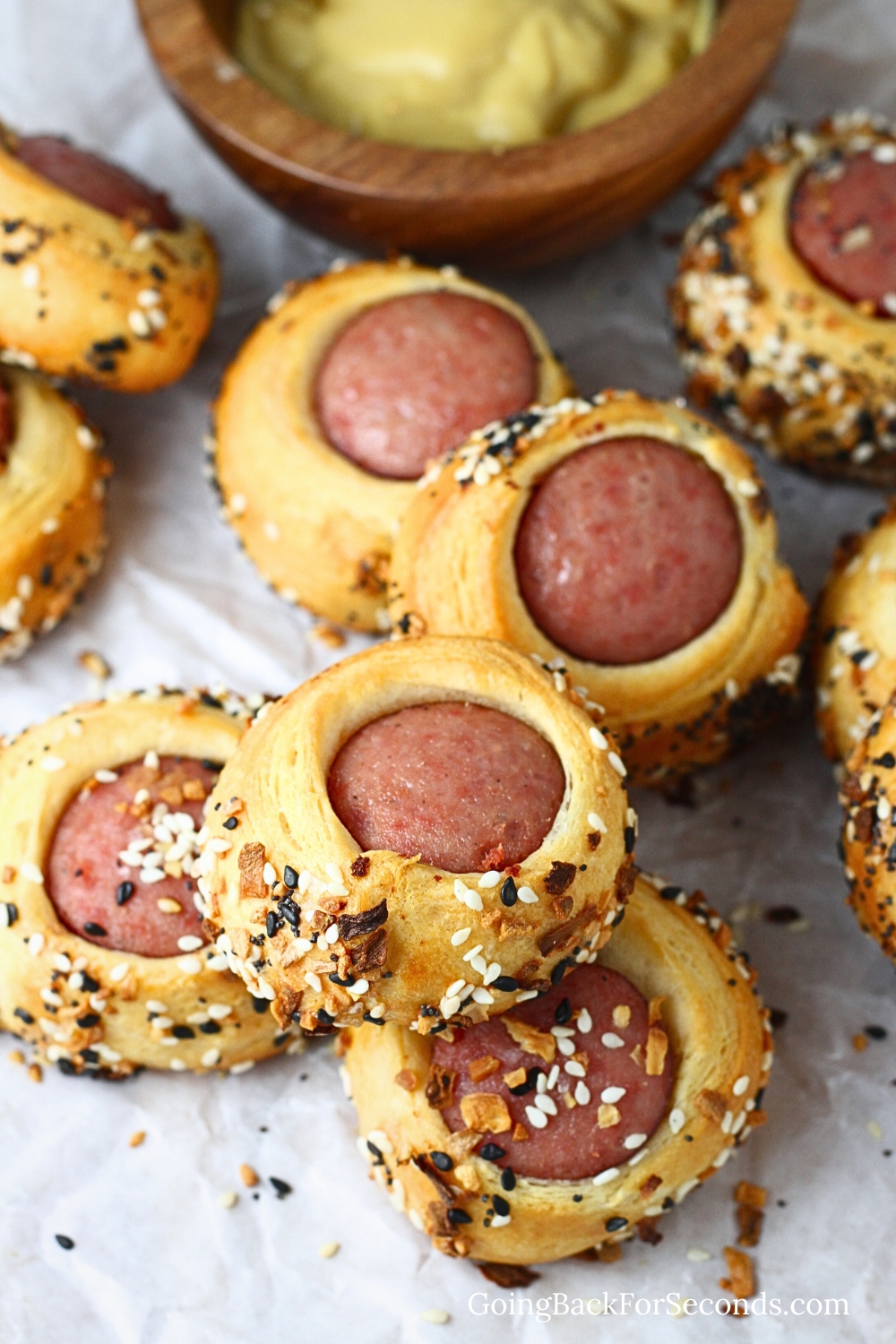 Smoky Everything Bagel-Seasoned Pigs in a Blanket